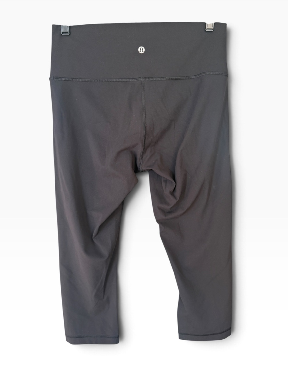 lululemon athletica Women’s Black Capri Leggings (10) - Picture 3 of 5